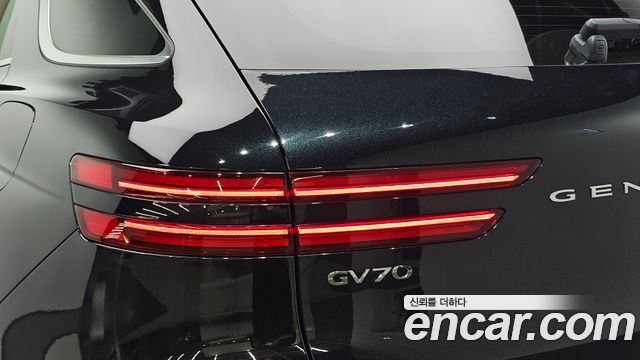 Genesis GV70 2022 — photo 9