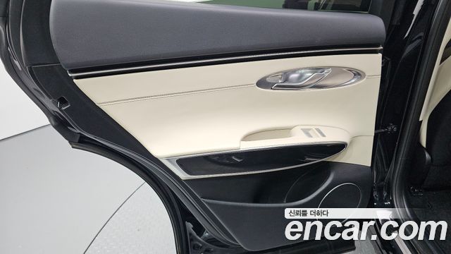 Genesis GV70 2022 — photo 15