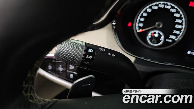 Genesis GV70 2022 — photo 29