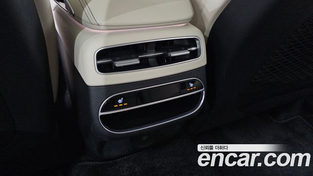Genesis GV70 2022 — photo 31