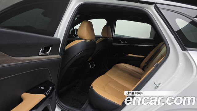 Kia K5 2023 — photo 23