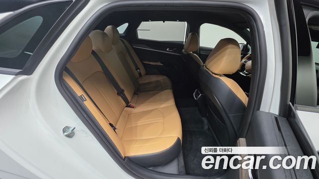 Kia K5 2023 — photo 24