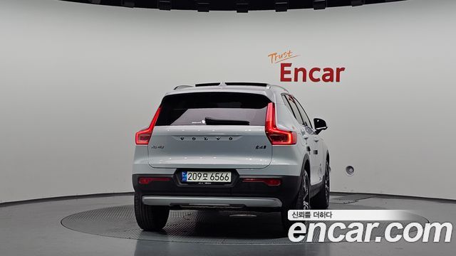 Volvo XC40 2022 — photo 4