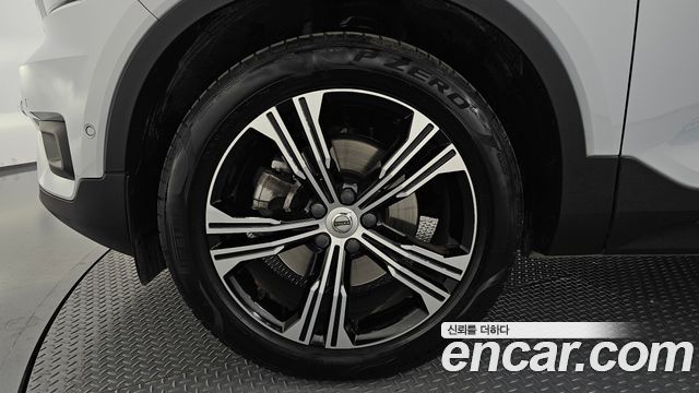 Volvo XC40 2022 — photo 5