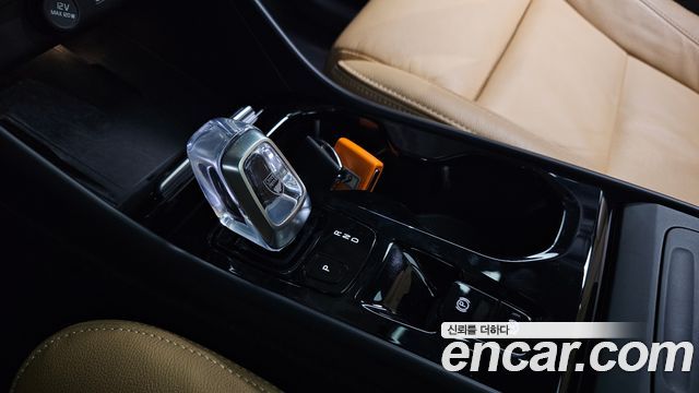 Volvo XC40 2022 — photo 12