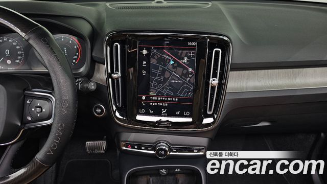 Volvo XC40 2022 — photo 20