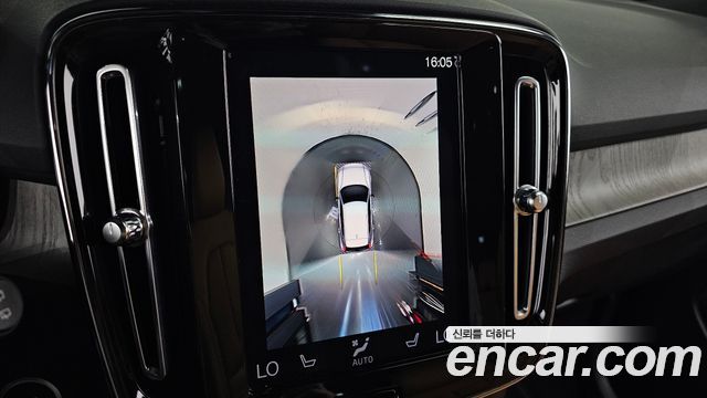 Volvo XC40 2022 — photo 21