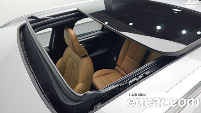 Volvo XC40 2022 — photo 25