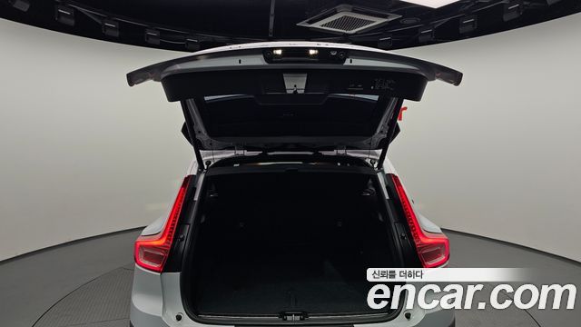 Volvo XC40 2022 — photo 26
