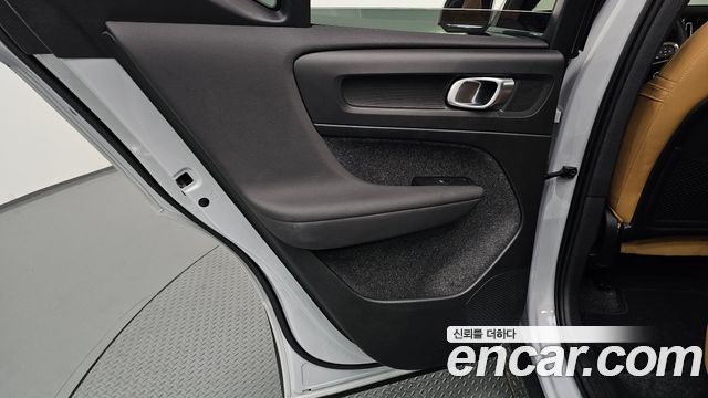 Volvo XC40 2022 — photo 15