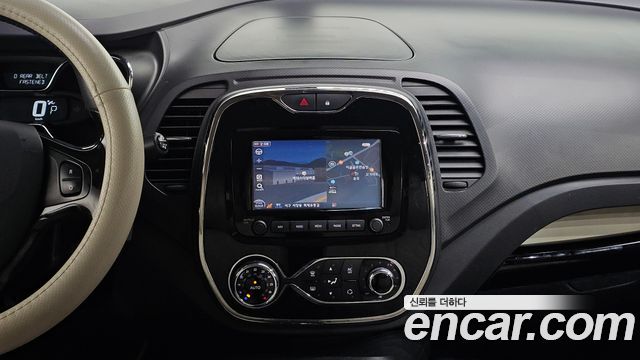 Renault Korea QM3 2015 — photo 20
