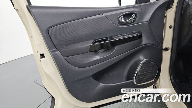 Renault Korea QM3 2015 — photo 14