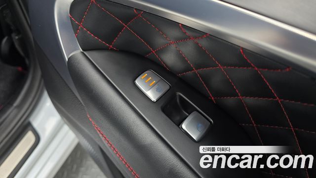 Genesis G70 2018 — photo 27