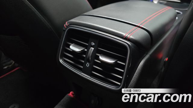 Genesis G70 2018 — photo 32