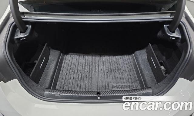 BMW 5-Series 2024 — photo 25