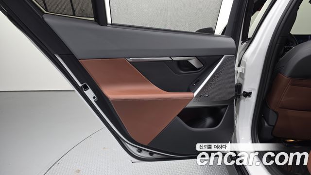 BMW 5-Series 2024 — photo 15