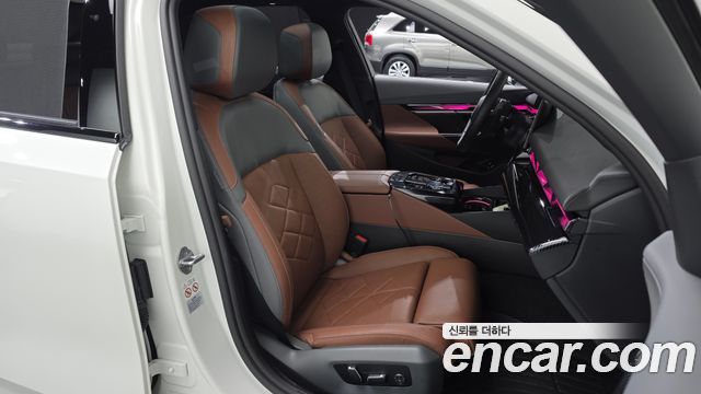 BMW 5-Series 2024 — photo 16