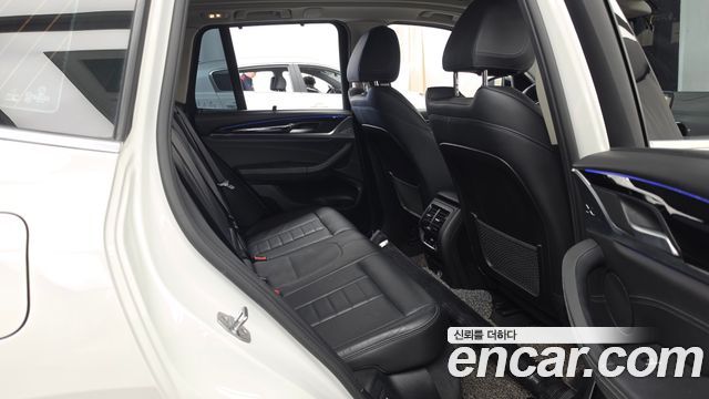 BMW X3 2018 — photo 18