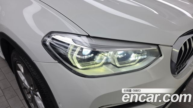 BMW X3 2018 — photo 8
