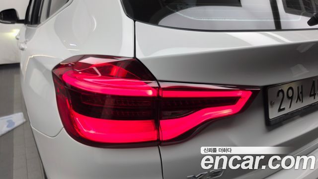 BMW X3 2018 — photo 9