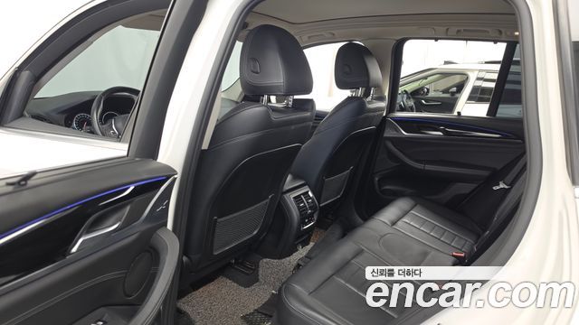 BMW X3 2018 — photo 16