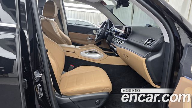 Mercedes-Benz GLE-Class 2025 — photo 11