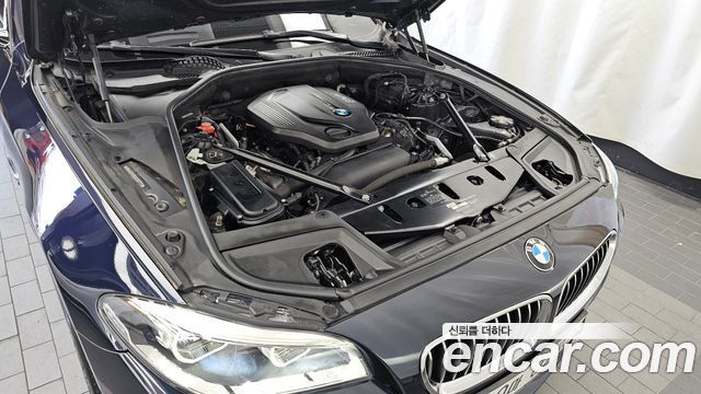 BMW 5-Series 2016 — photo 6
