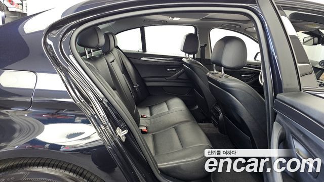 BMW 5-Series 2016 — photo 12