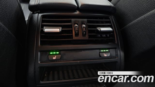BMW 5-Series 2016 — photo 19