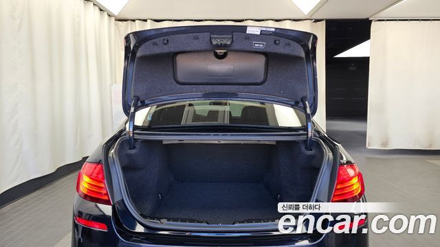 BMW 5-Series 2016 — photo 20