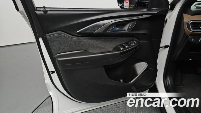 Chevrolet Korea Trailblazer 2022 — photo 14