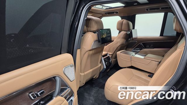 Land Rover Range Rover 2024 — photo 12