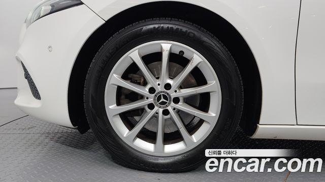 Mercedes-Benz A-Class 2019 — photo 5