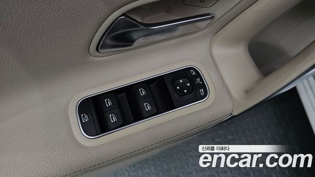 Mercedes-Benz A-Class 2019 — photo 22