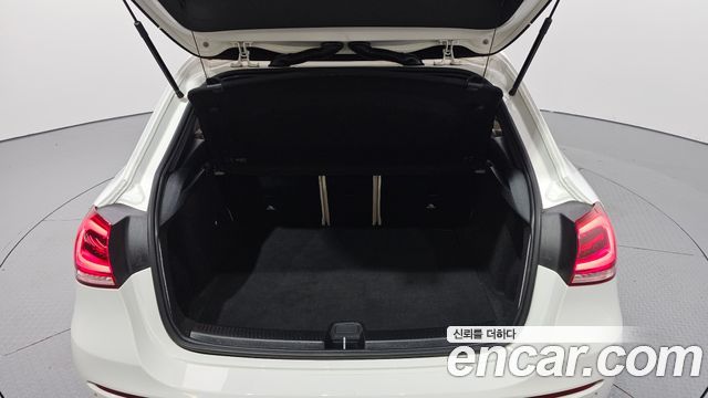 Mercedes-Benz A-Class 2019 — photo 26