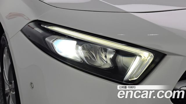 Mercedes-Benz A-Class 2019 — photo 8