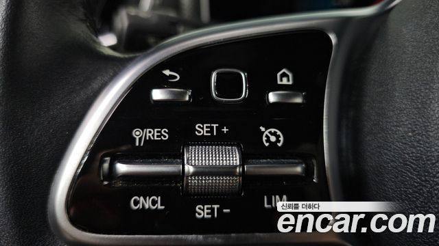 Mercedes-Benz A-Class 2019 — photo 28