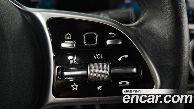 Mercedes-Benz A-Class 2019 — photo 30
