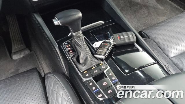 Kia K7 2017 — photo 12