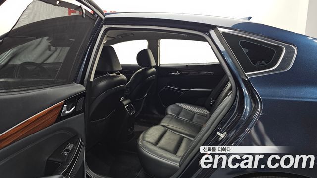 Kia K7 2017 — photo 18