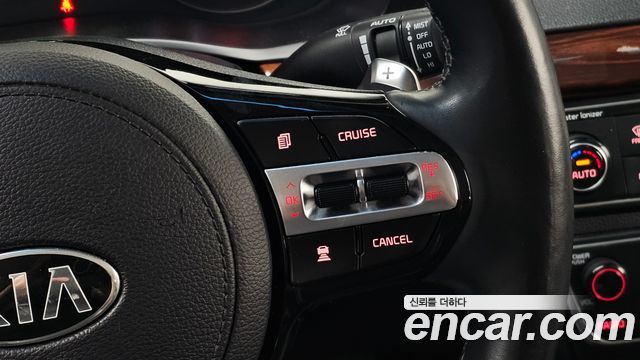 Kia K7 2017 — photo 24