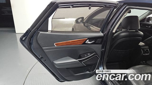 Kia K7 2017 — photo 15