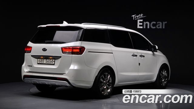 Kia Canival 2015 — photo 2