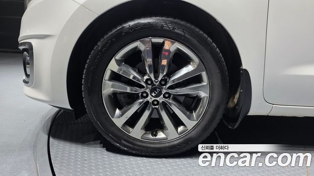 Kia Canival 2015 — photo 5