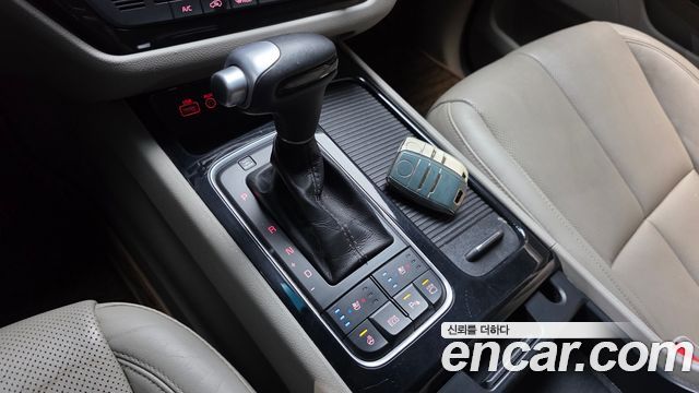 Kia Canival 2015 — photo 12