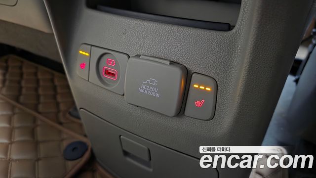 Kia Canival 2015 — photo 19
