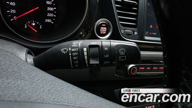 Kia Canival 2015 — photo 25