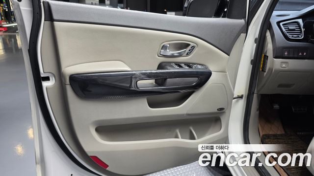 Kia Canival 2015 — photo 14