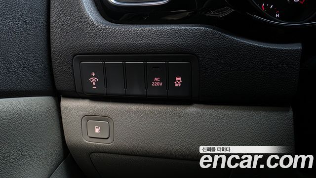 Kia Canival 2015 — photo 29