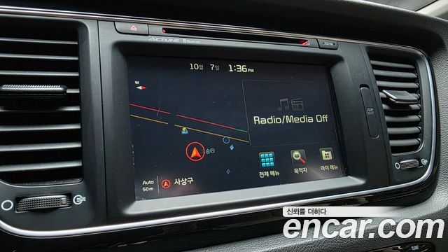 Kia Canival 2015 — photo 30